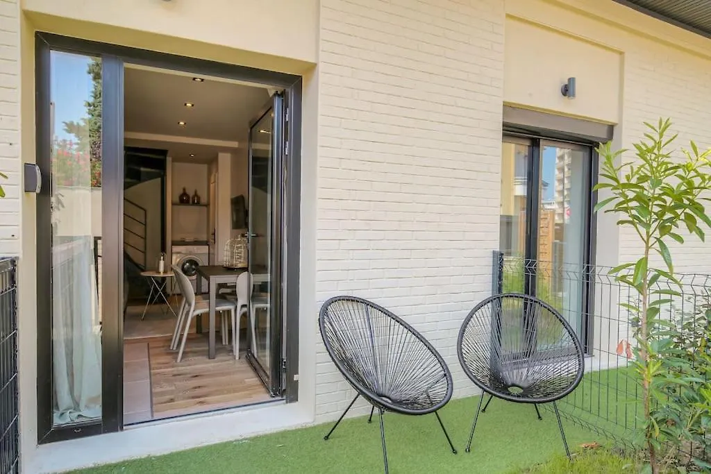 Apartment Studio Moderne Et Equipe En Duplex, Villeurbanne