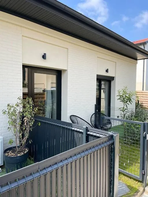 Studio Moderne Et Equipe En Duplex, Villeurbanne Apartment